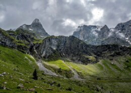 किस देश में सबसे अच्छे पर्वत दृश्य हैं?