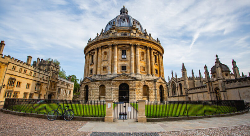 Wat zijn de kansen om Oxford of Cambridge binnen te komen vanaf een staatsschool??